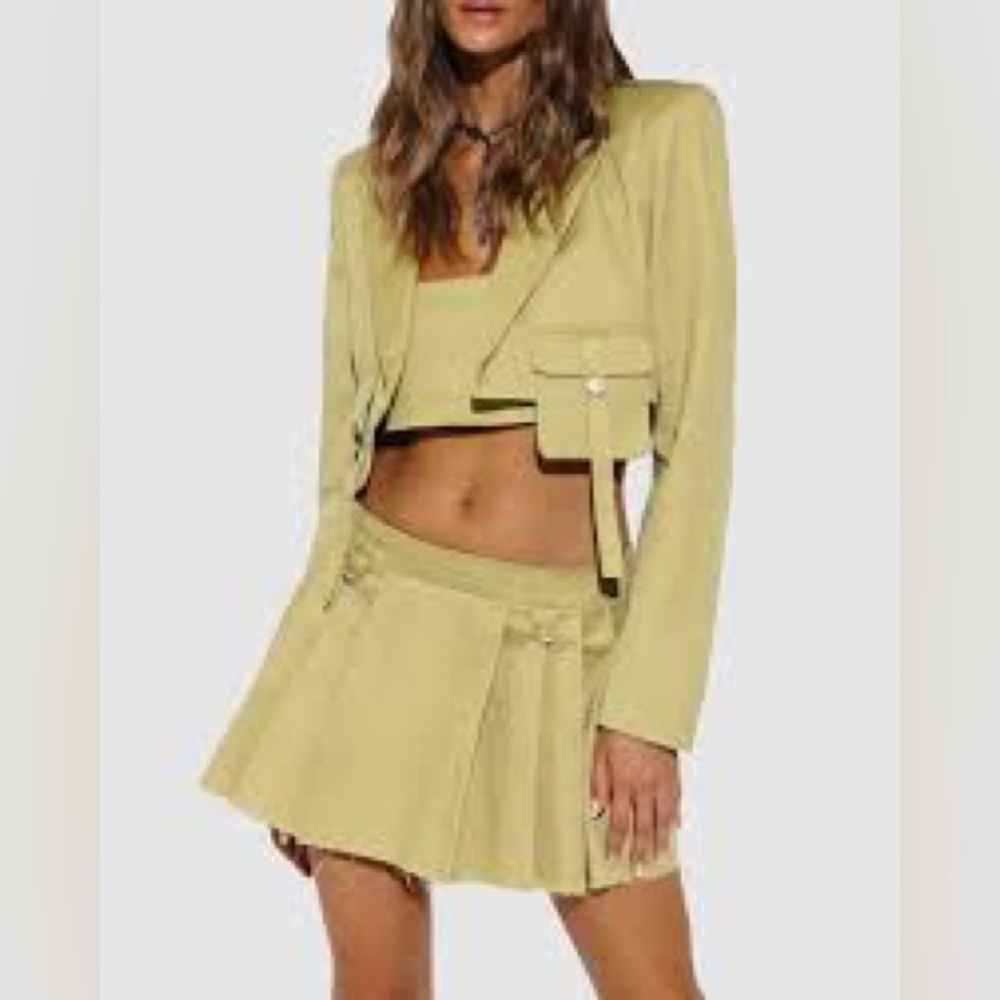 By.Dyln Velah Top Light Khaki NWT Medium - Picture 6 of 8
